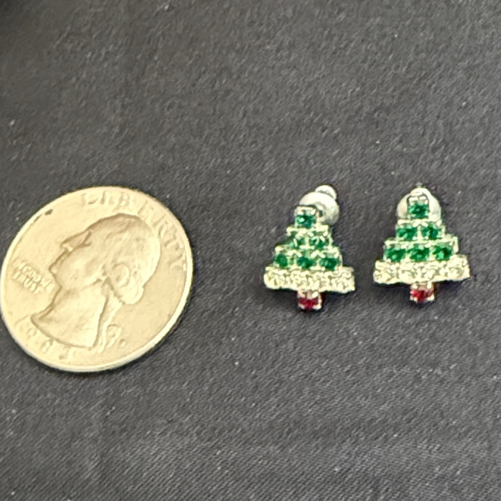 Vintage Christmas Holly & Present Brooches and Rhinestone Tree Post Earrings - Picture 8 of 9